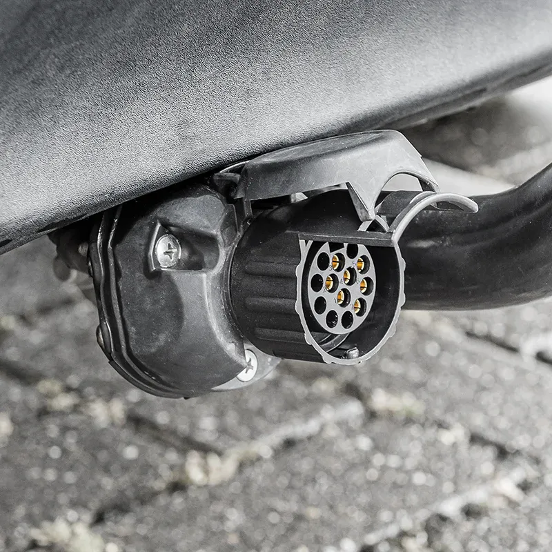 Adapter fra bil 7- til henger 13-pin